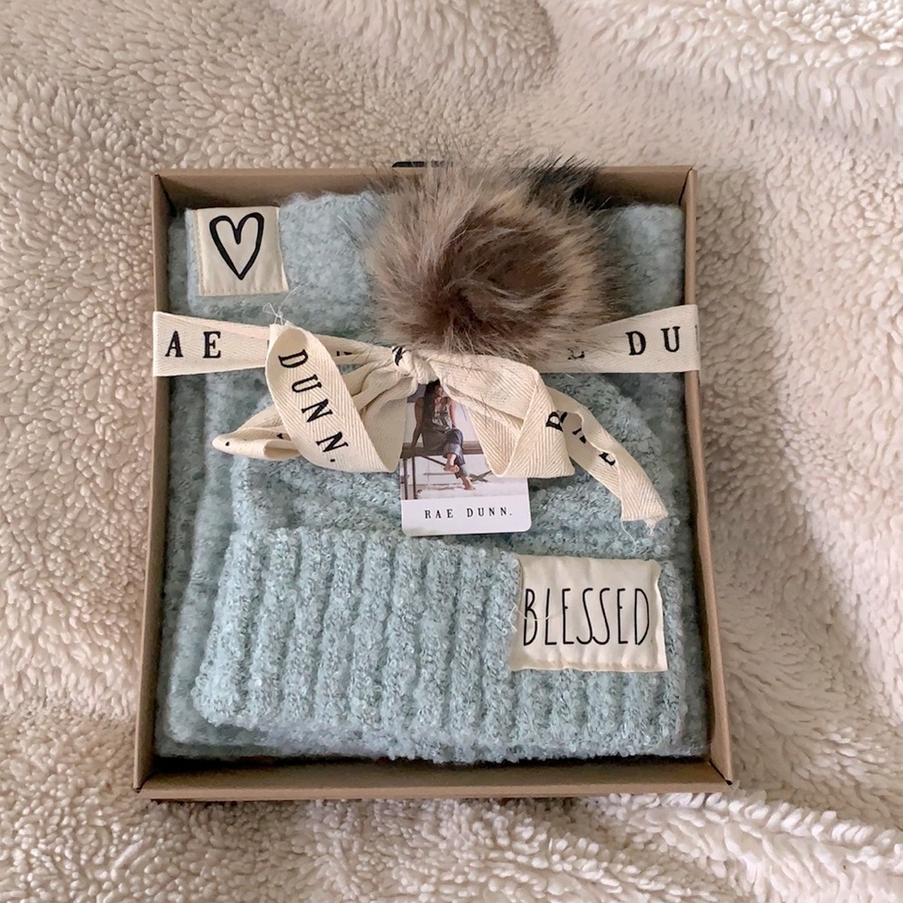 Rae Dunn hat and scarf gift set